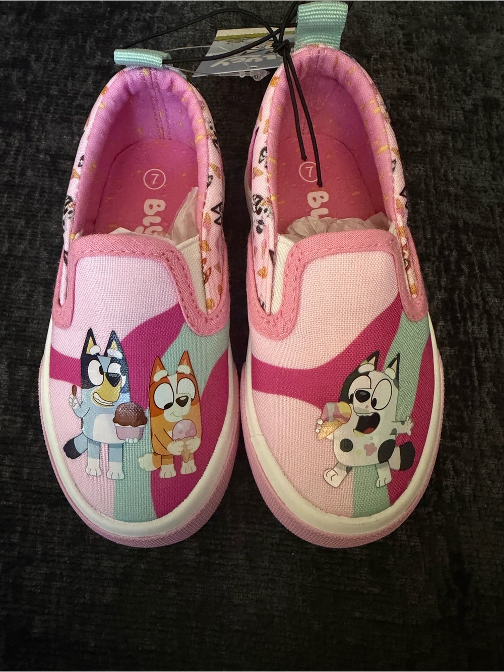 Bluey slip on shoes toddler size 7 (pink) NWT